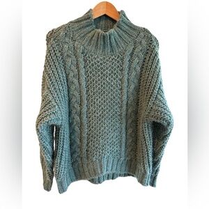 UNIVERSAL THREAD GREEN SWEATER
